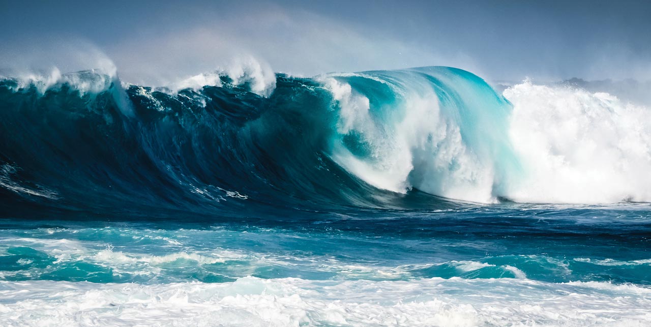 Large ocean waves