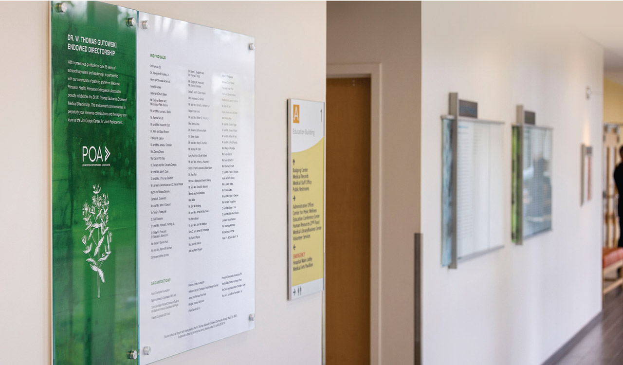 photo featuring plaque recognizing the donors of the Dr. W. Thomas Gutowski Endowed Medical Directorship of the Jim Craigie Center for Joint Replacement